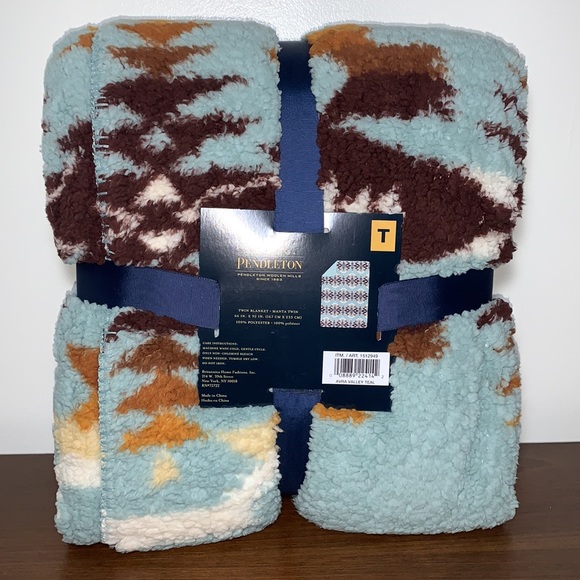 Pendleton Bedding Pendleton Sherpa Fleece Cozy Twin Blanket Poshmark